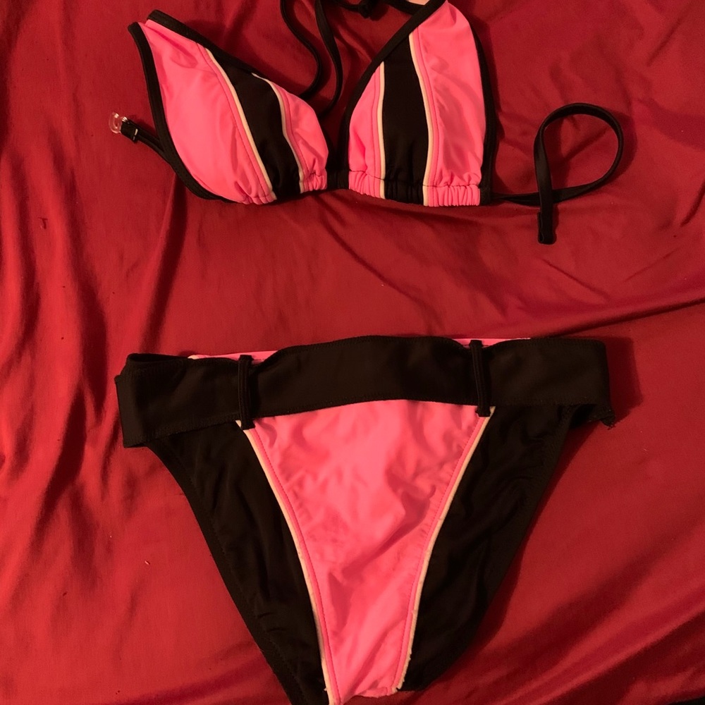 Bikini - Picture 6 of 6